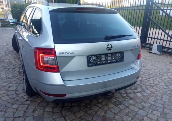 Skoda Octavia cena 48000 przebieg: 200000, rok produkcji 2018 z Woźniki małe 781
